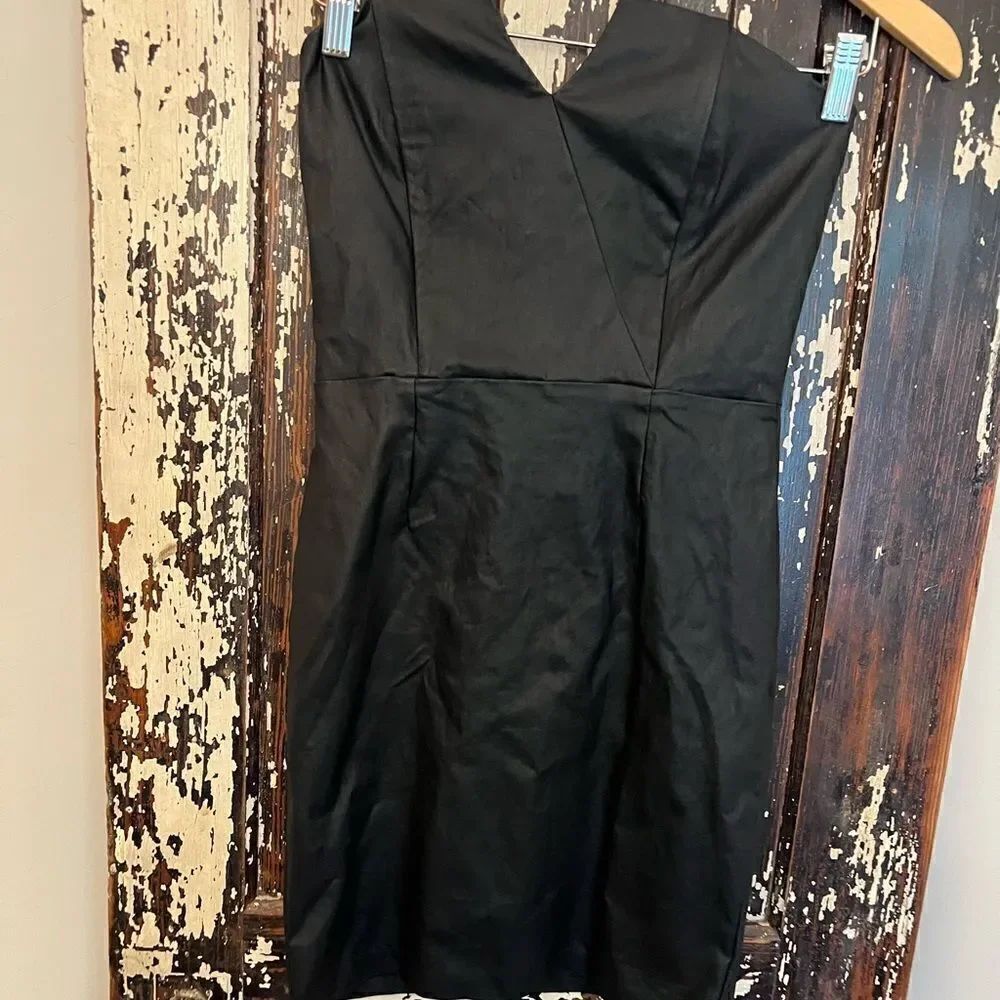 Women’s Forever LBD strapless w back zipper size Medium.